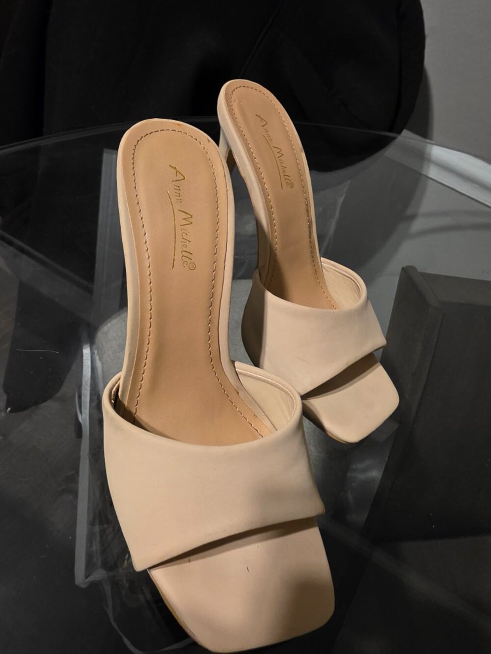 heels - Picture 3 of 4